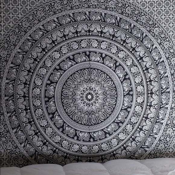 Black and white tapestry - Picture 1 of 1